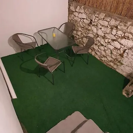 Larry'S Little Place In The Center Of Gytheio Exterior photo